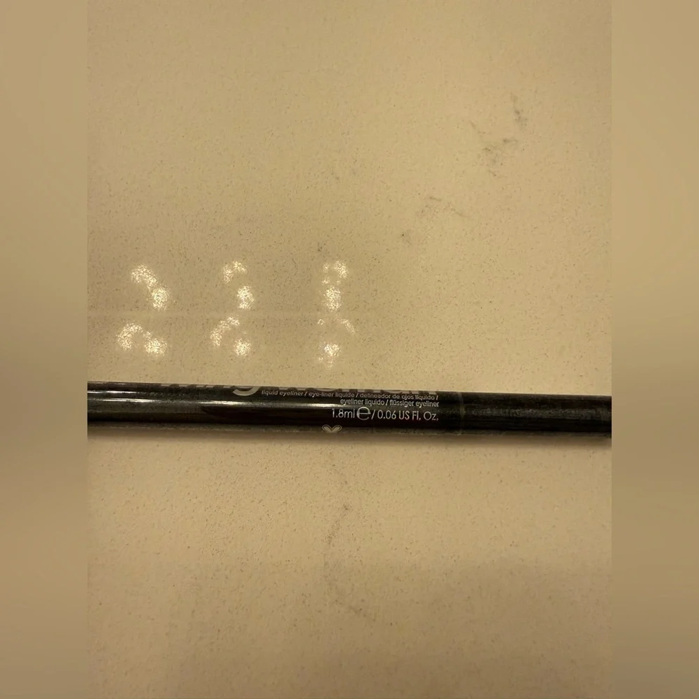Lottie‎ Black Wing Woman Eyeliner